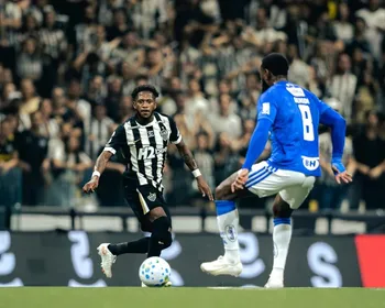 Atlético-MG vence Cruzeiro de virada e vai à semifinal da Copa do Brasil