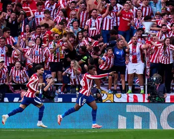 Atlético vence o Real no Dérbi de Madrid e ultrapassa o rival no Espanhol