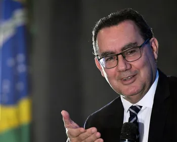 Augusto Cury sobe de 1% para 5% e assume terceiro lugar em Alagoas, aponta Quaest