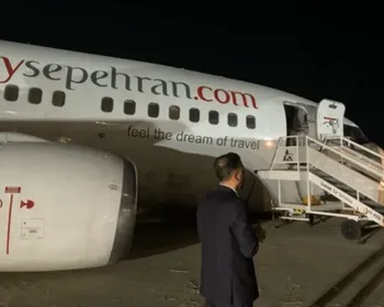 Avião perde roda ao decolar e teto 'desmorona' durante pouso no Irã