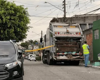 Bebê é encontrado morto dentro de saco plástico em caminhão de lixo