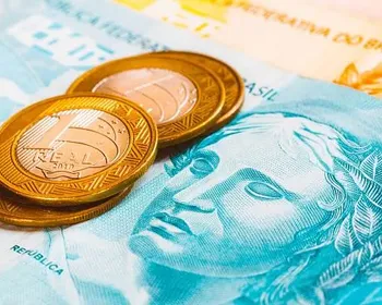 Cidades brasileiras arrecadam R$ 220 bi em tributos próprios