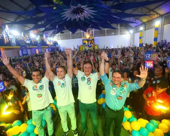 Com Galba e Marcelo Victor, Renan Filho lota ginásio no Tabuleiro