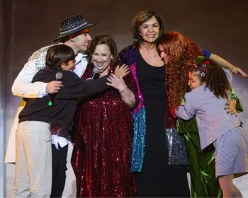 Com musical, Déa Lúcia quer dar propósito para a partida de Paulo Gustavo