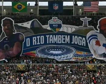 Dak Prescott reprova bandeirão no Maracanã: 'Ficou terrível'