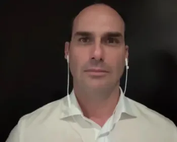 Eduardo Bolsonaro "orientou" uso de recursos do Dark Horse nos EUA