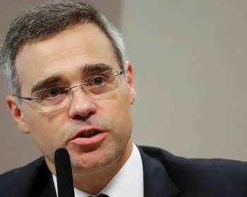 Em decisão, Mendonça cita voto de Moraes sobre "bisbilhotar" cidadãos