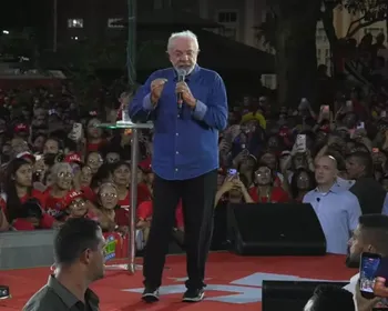 'Enquanto for presidente, ninguém avacalha com Nossa Senhora', diz Lula