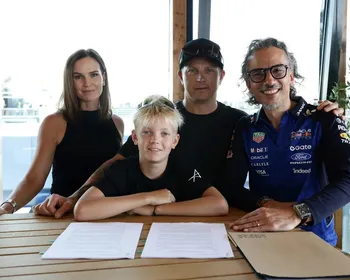 F1: filho de Kimi Raikkonen entra para programa de pilotos da Red Bull