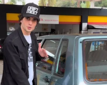 Fiuk vende carro após crise financeira e web reage