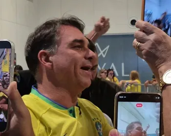 Flávio aciona TSE contra alegação de que é contra reajuste do Bolsa Família