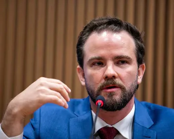 Flávio acusa Durigan de fazer campanha para Lula enquanto ministro