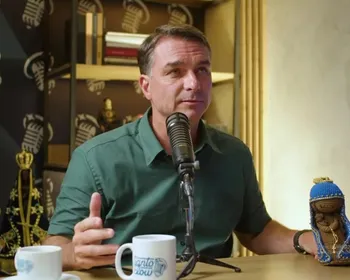 Flávio Bolsonaro desiste de debate da Globo: "interferência do Judiciário"