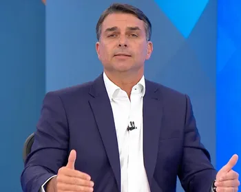 Flávio diz respeitar o resultado das urnas, mas não admite derrota