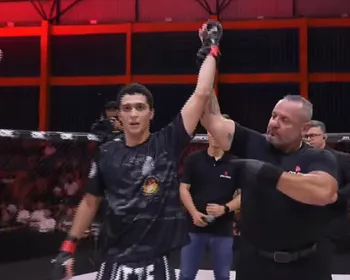 Gabriel Gomes nocauteia Lucas de Jesus e vence nono combate do Coliseu na Comunidade