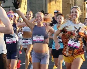 Grávida de oito meses conclui Maratona de Sidney abaixo de três horas