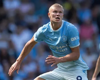 Haaland vira meme após raspar o cabelo em estreia do City no Inglês