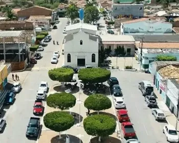 Homem ameaça guardas com enxada e avança com cavadeira em PMs no Agreste