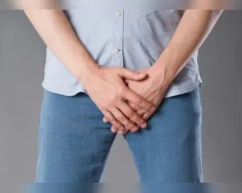 Homem sente desconforto ao urinar e médicos encontram "agulhas" no pênis