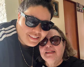 Influenciadora alagoana comunica morte da mãe após internação e cirurgia