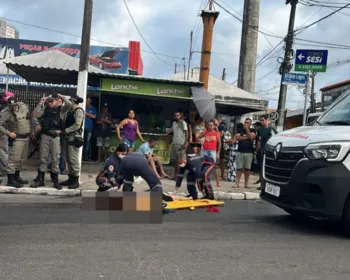 Jovem morre após ser atropelada por ônibus em avenida na Cambona