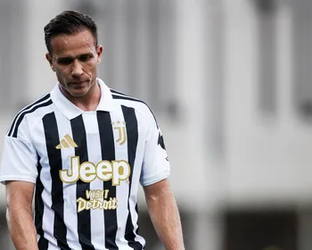 Juventus anuncia rescisão com Arthur Melo