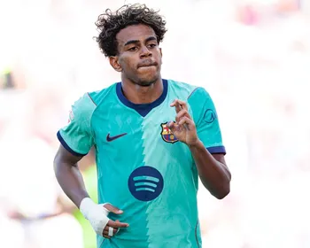 Lamine Yamal diz merecer a Bola de Ouro por títulos na temporada