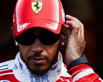 Lewis Hamilton abandona pela primeira vez na F1 2026