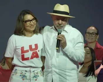 Lula comete gafe durante evento e confunde Janja com a ex-mulher Marisa