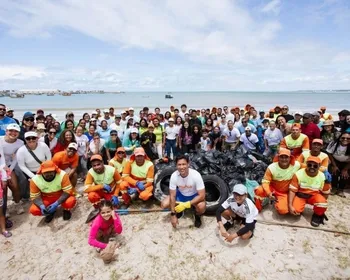 Maceió realiza mutirão de limpeza em praias da capital