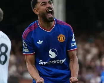 Matheus Cunha desencanta no Inglês e salva Manchester United de derrota