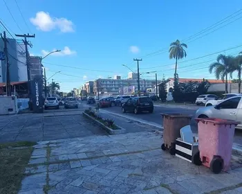 Médico é espancado por quatro homens durante assalto na orla de João Pessoa