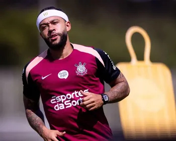 Memphis se reapresenta no CT do Corinthians após renovação de contrato