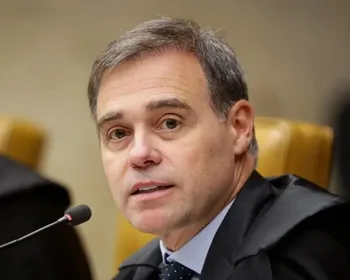 Mendonça manda apagar vídeo de IA que ligava Flávio Bolsonaro a Vorcaro