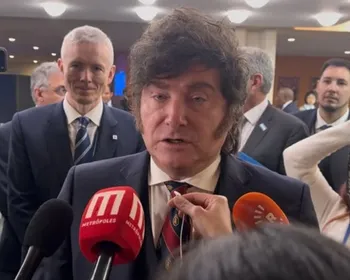 Milei diz esperar mudança no Brasil: "Curso socialista decadente". Veja vídeo