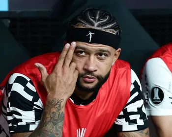 "Não luto contra meus demônios", diz Memphis Depay nas redes sociais