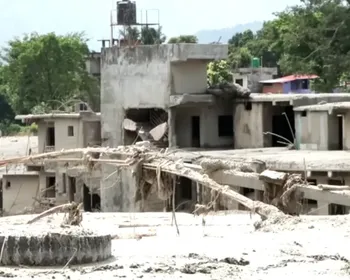 Número de mortos em enchentes no Nepal e na China ultrapassa 800