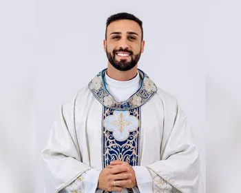 "Padre galã": saiba quem é o sacerdote que viralizou pela aparência