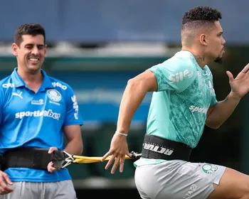 Palmeiras segue preparação para pegar o Vasco; Paulinho faz cronograma no gramado