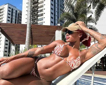 Patrícia Ramos fala sobre corpo sarado e confessa procedimentos estéticos: 'Não sou natural'