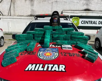 PM apreende mais de 35 kg de maconha que teriam chegado de PE para distribuição em Maceió