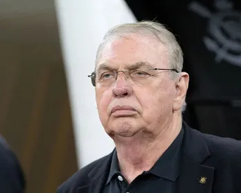 Presidente do Corinthians revela ameaças por renovação de Memphis