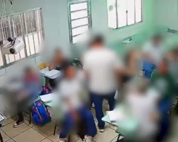 Professor acusado de comparar aluno negro a chimpanzé é condenado a 7 anos de prisão