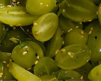 Salada de uva verde faz sucesso nas redes; aprenda a receita viral