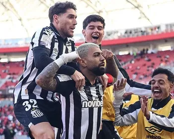 Santos aproveita apagão do Inter, leva susto, mas vence no Brasileirão