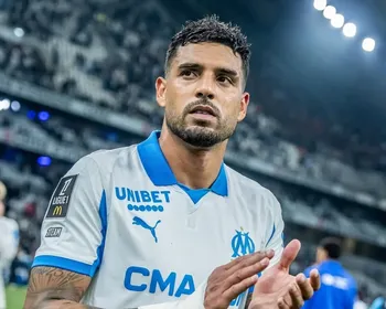 Santos avança e fica otimista pelo retorno de Emerson Palmieri