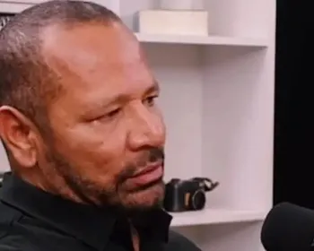 Segundo revista, mensagens obtidas pela PF citam Neymar Pai e Flávio Bolsonaro em cobrança