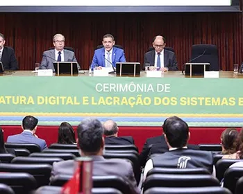 Sistemas das Eleições Gerais de 2026 são assinados digitalmente e lacrados pelo TSE