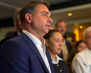 STF: campanha de Flávio é surpreendida com impedimento de Nunes Marques