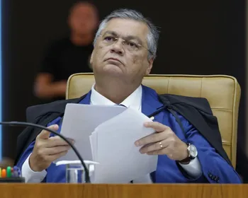 Dino manda PF investigar se houve interferência estrangeira nas eleições